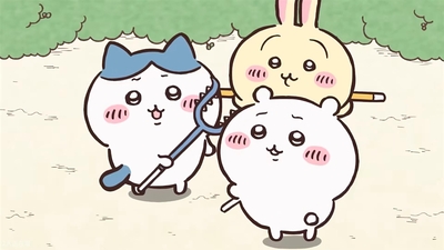 ちいかわ、ハチワレ、うさぎが林の中で交流 - pngデスクトップ壁紙